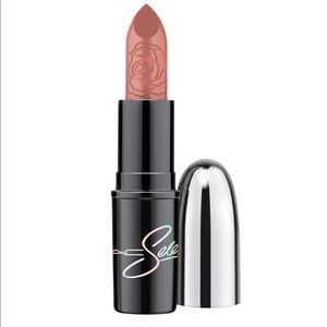 MAC Lipstick / Selena La Reina- Sweet At Any Age